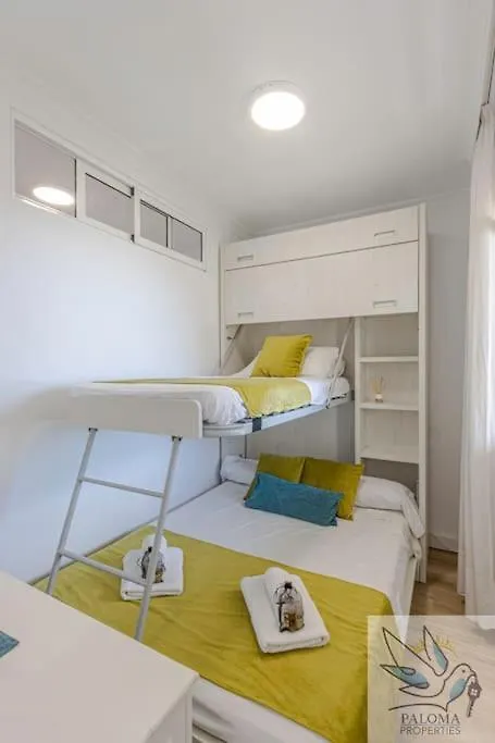 Apartment Bright Apt 2 Bdr, With Sea Views, Benalbeach Benalmadena